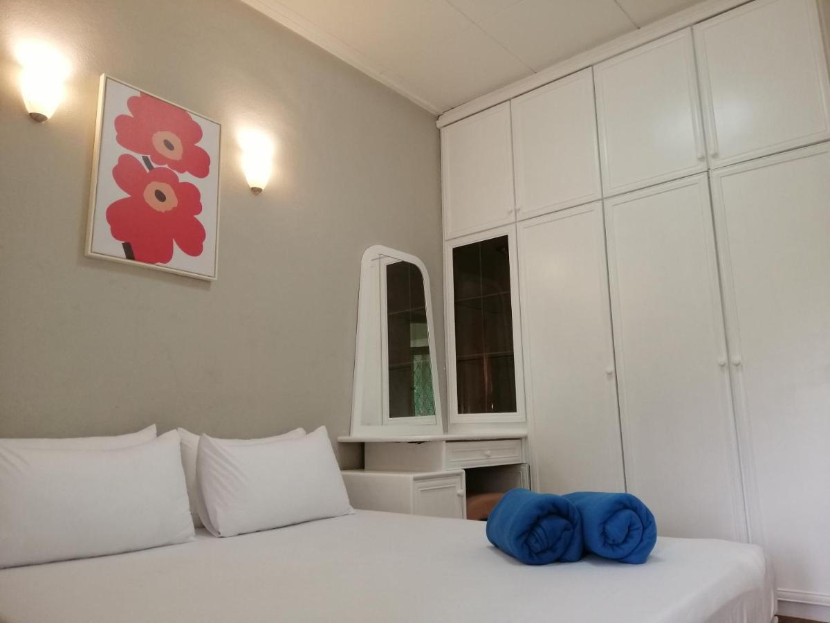 My Cozy Nest - Near Beach 바투 페링기 외부 사진